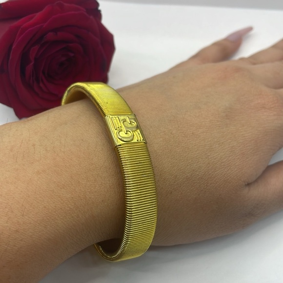 Vintage Stretchy Bracelet GG  Gold Tone - Picture 1 of 9